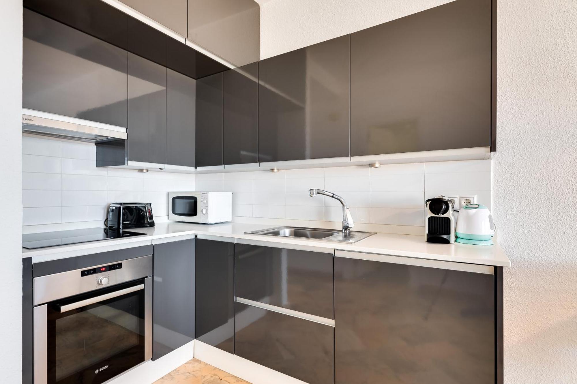 Front Line Beach Studio Apartment Marbella Eksteriør billede